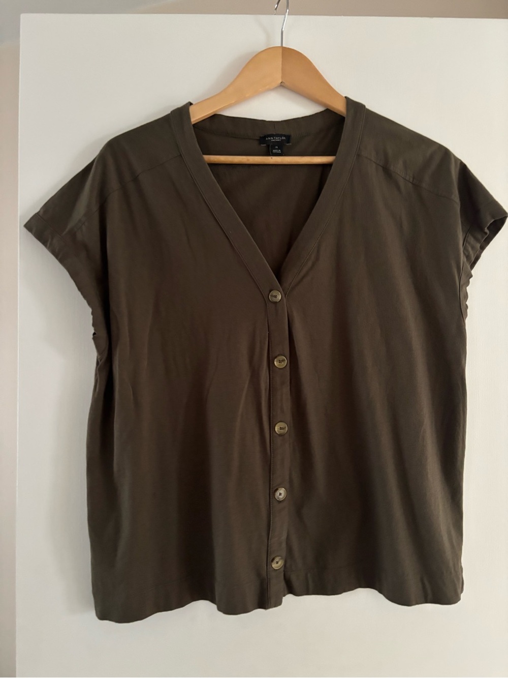 Ann Taylor Olive Green Button-Front V-Neck Women's Top